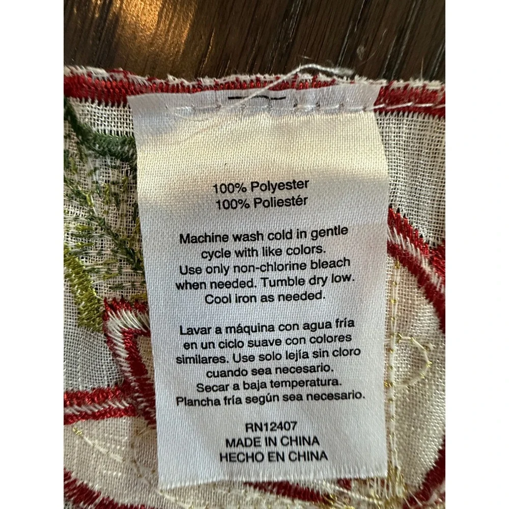Vintage Ivory Embroidered Poinsettia Christmas Table Runner Red Scalloped Edge